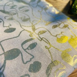 Pochette à livre avec zip - Portraits dorés