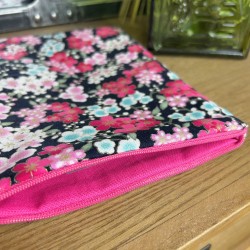 Pochette livre zippée fleurs de cerisiers japonais rose